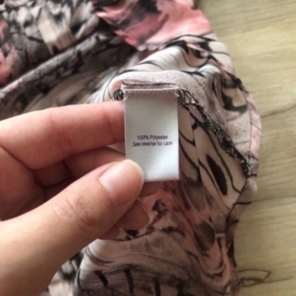 Jennifer Lopez Feather Print Blouse in Pink and Black - Picture 4 of 8